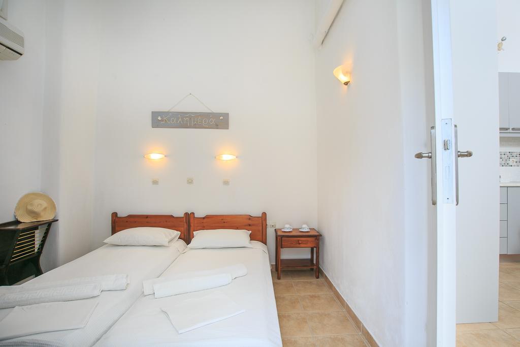 Paros Rita Studios Piso Livadi Quarto foto