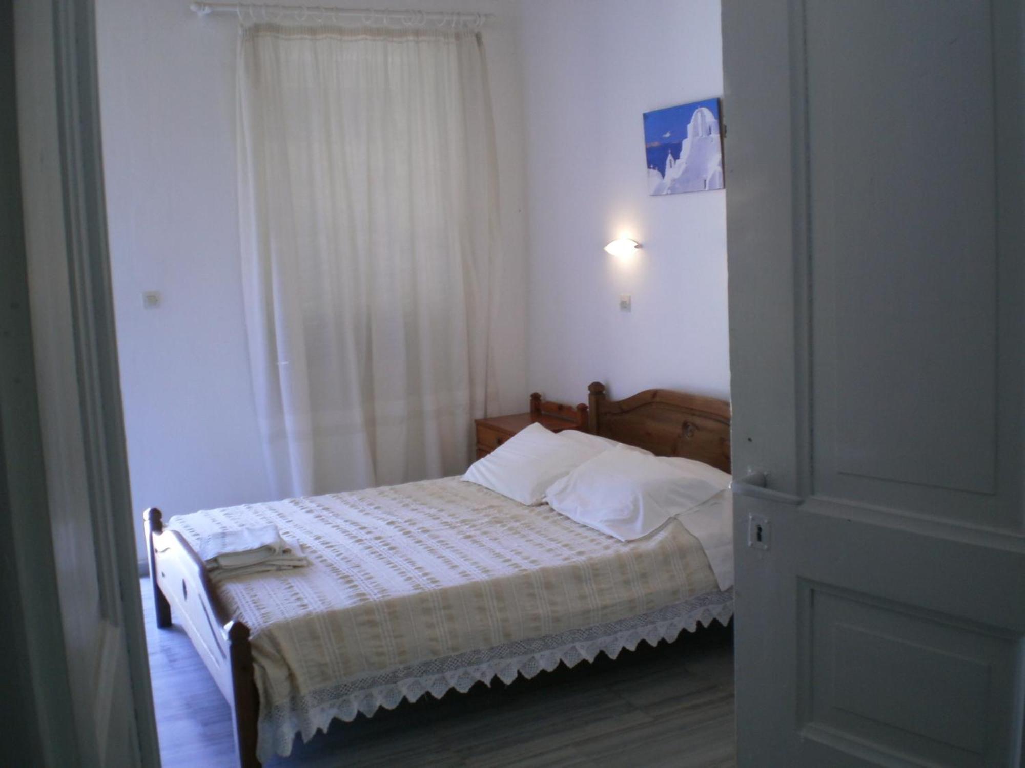 Paros Rita Studios Piso Livadi Quarto foto